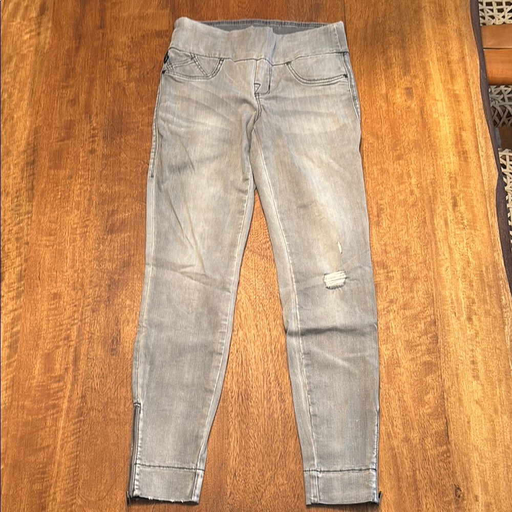 Stylish Gray Slimming Jeans with Ankle zipper detail